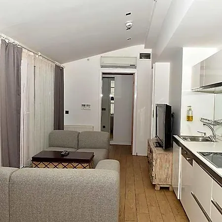 Levent Lavandula 3*